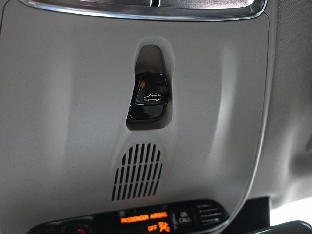 Used 2022 Volvo XC90 T8 Inscription image 17