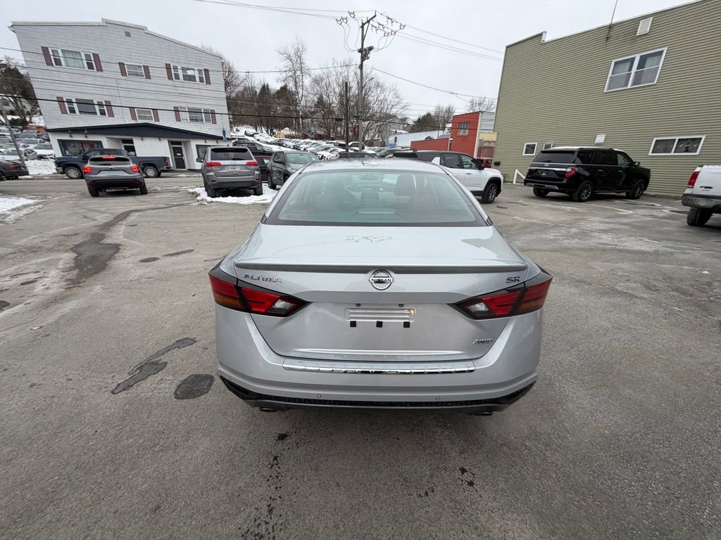 Used 2022 Nissan Altima 2.5 SR image 4