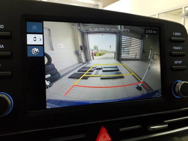 Certified 2025 Hyundai Elantra SE FWD image 8