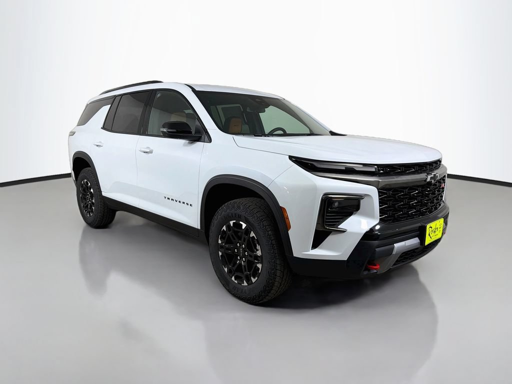 New 2027 Chevrolet Traverse Z71 w/ LPO, Floor Liner Package AWD/4WD image 3