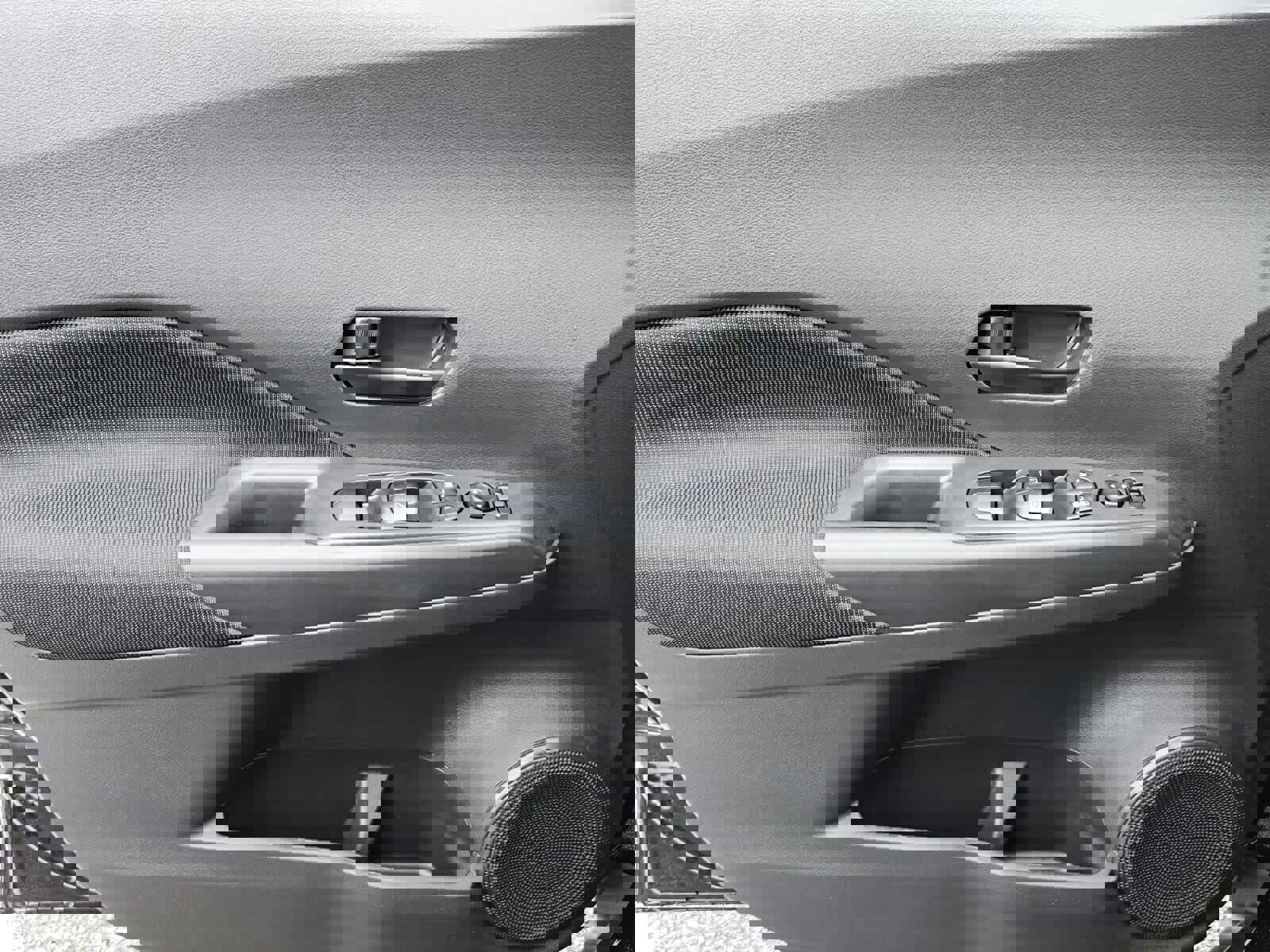 New 2025 Nissan Kicks Play S image 15