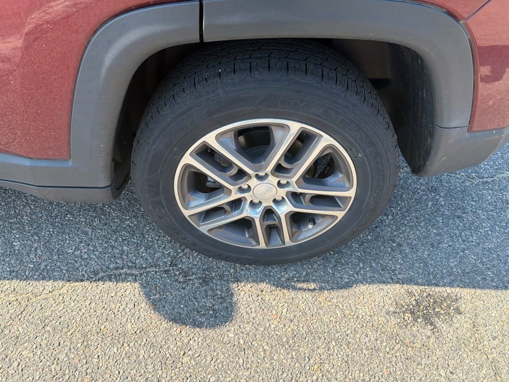 Used 2020 Jeep Compass Latitude FWD image 11