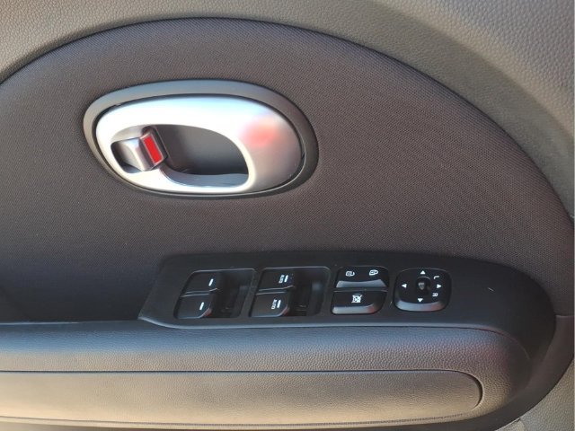 Used 2015 Kia Soul + FWD image 15