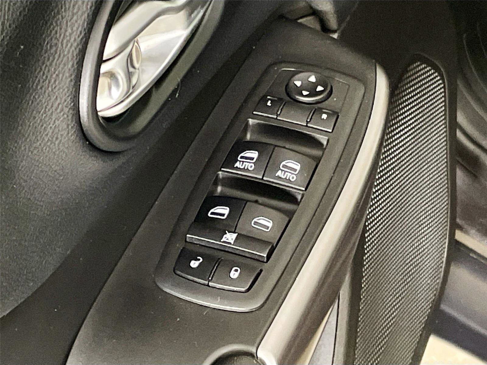 Used 2019 Jeep Cherokee Limited w/ Luxury Group AWD/4WD image 21
