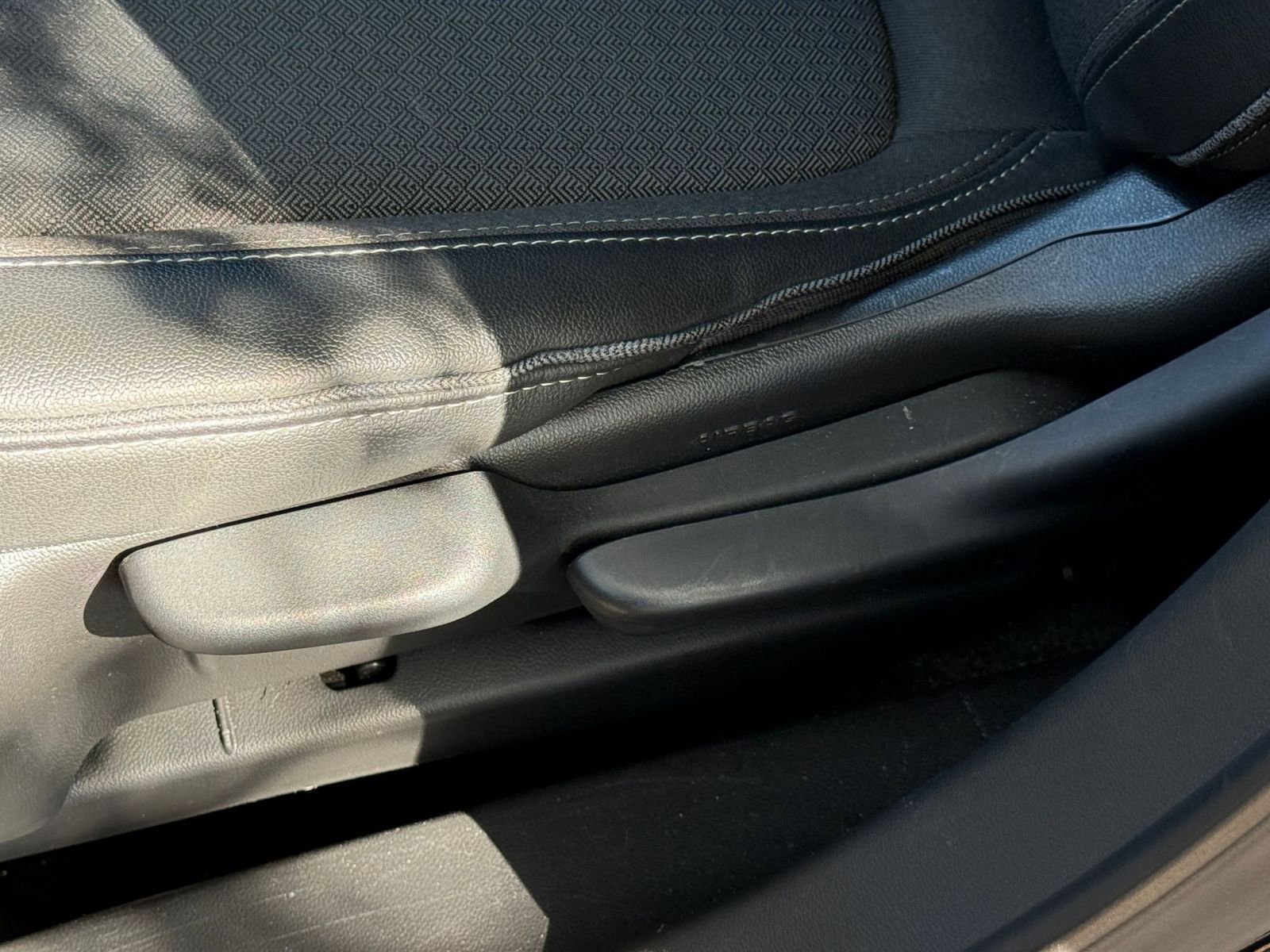 Used 2025 Buick Encore GX Preferred image 23