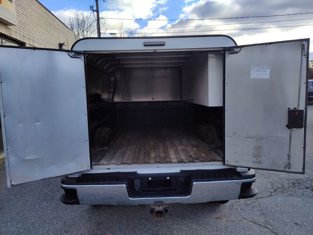 Used 2017 GMC Sierra 3500 2WD Regular Cab image 12