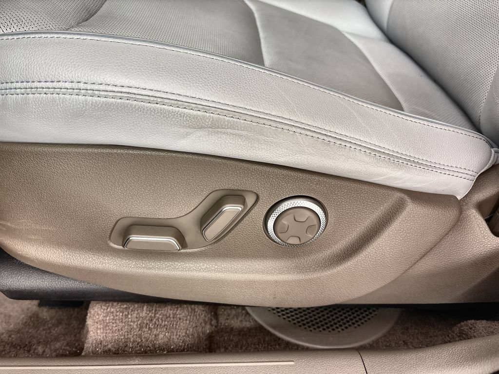 New 2026 Genesis GV70 2.5T Advanced AWD/4WD image 14