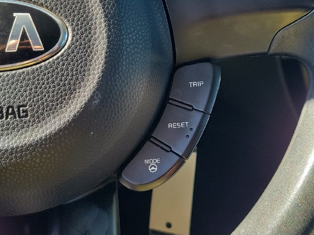 Used 2015 Kia Soul FWD image 23