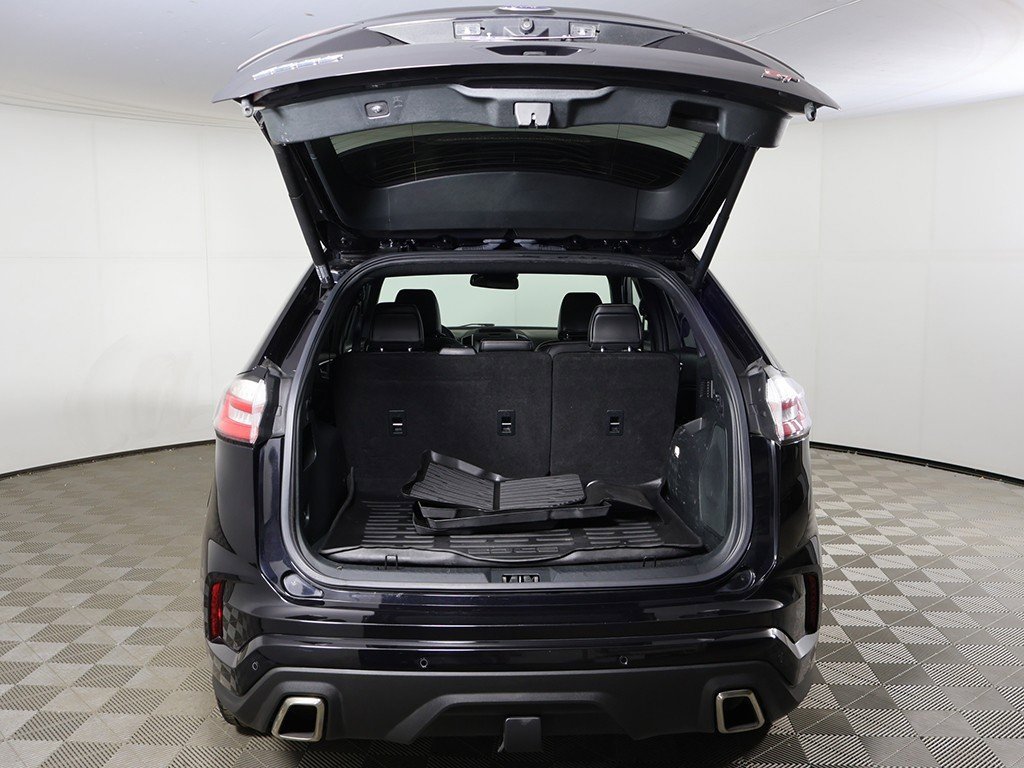 Used 2020 Ford Edge ST w/ Cold Weather Package image 16