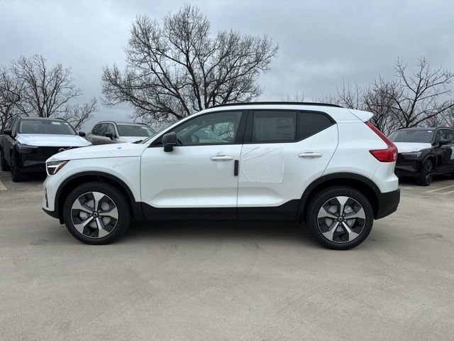 New 2026 Volvo XC40 B5 Plus w/ Protection Package Premier image 4