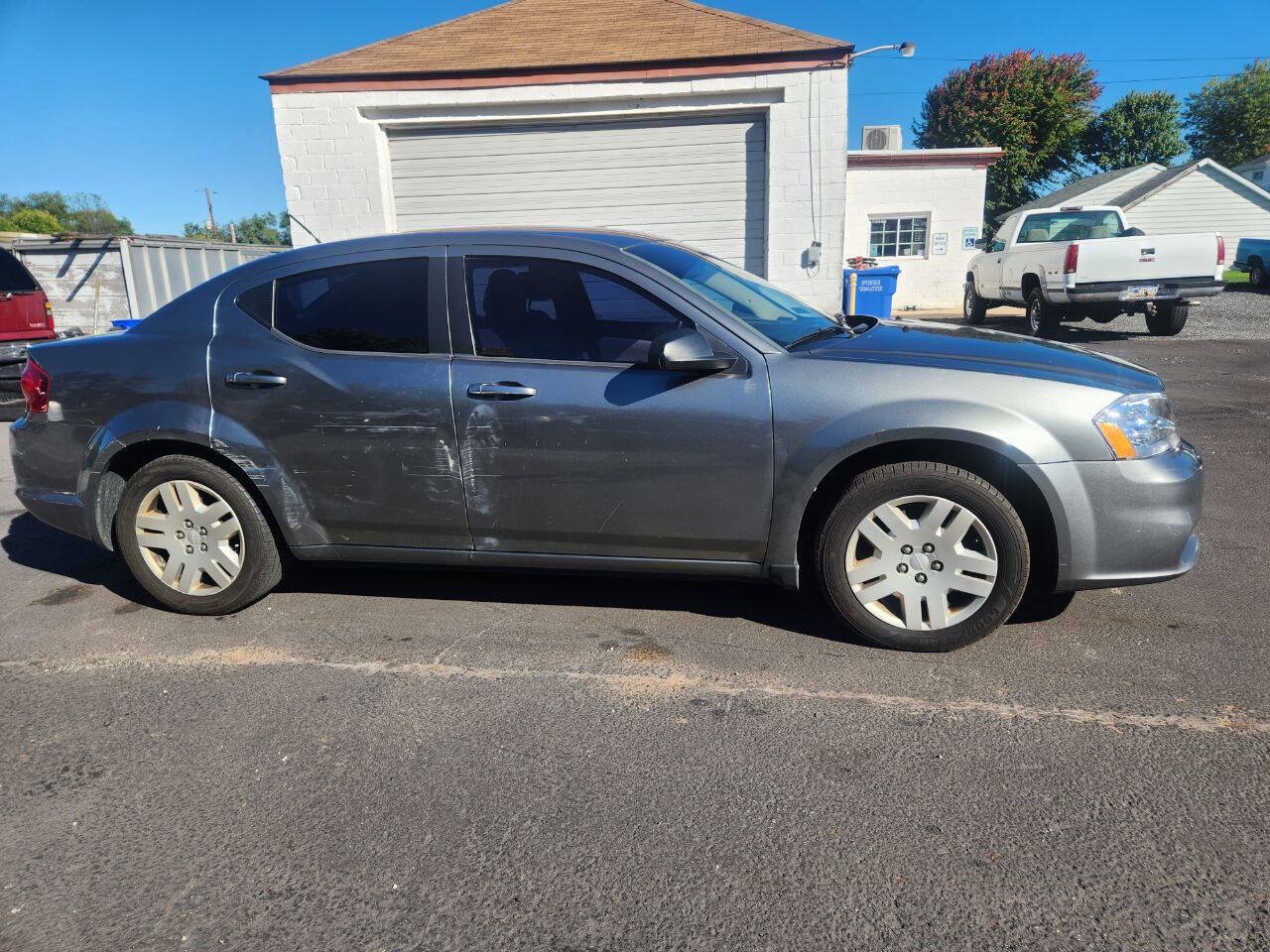 Used 2013 Dodge Avenger SE FWD image 4