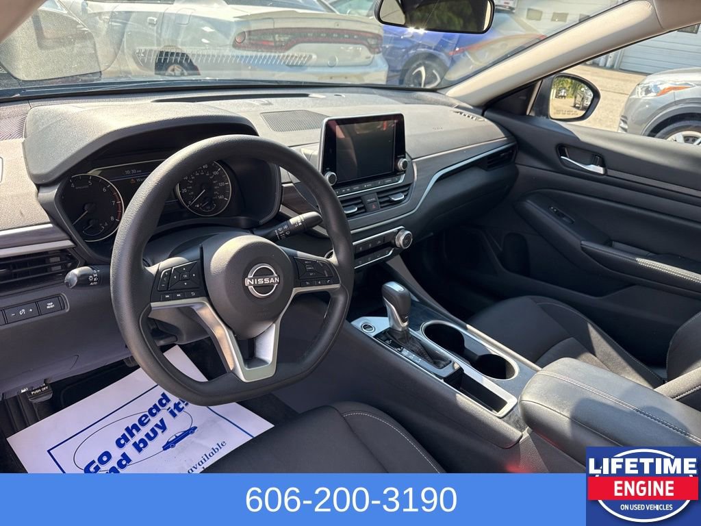 Used 2024 Nissan Altima 2.5 SV FWD image 24