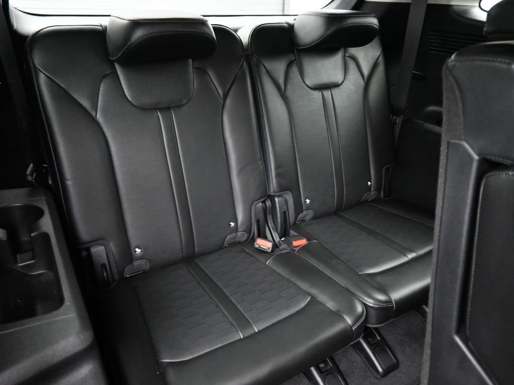 Certified 2024 Kia Sorento S image 21