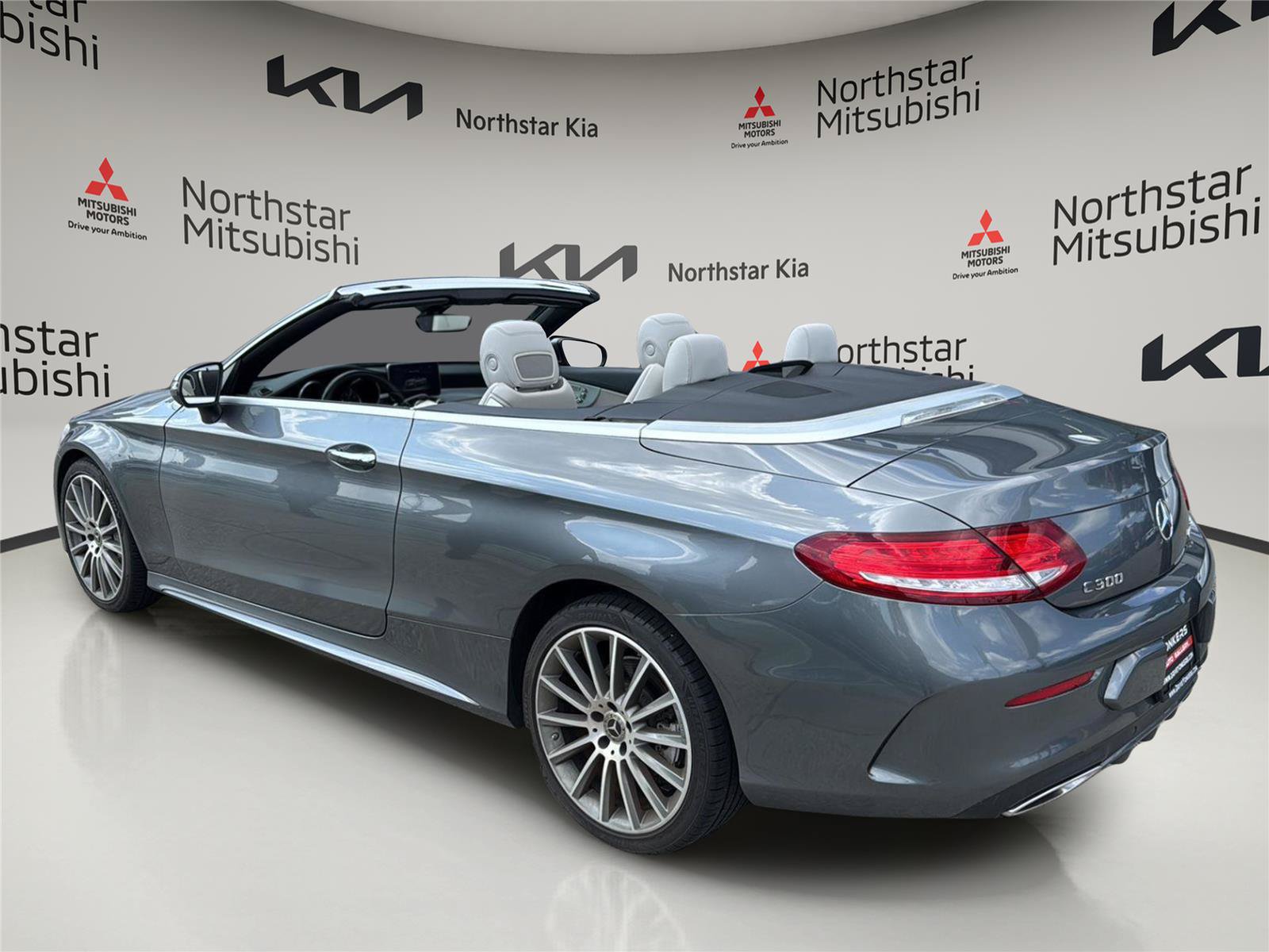 Used 2017 Mercedes-Benz C 300 4MATIC Cabriolet image 2