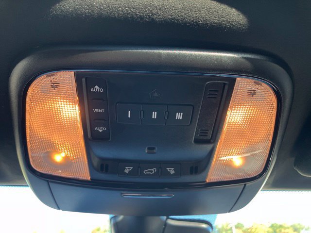 Used 2025 Dodge Durango R/T AWD/4WD image 16