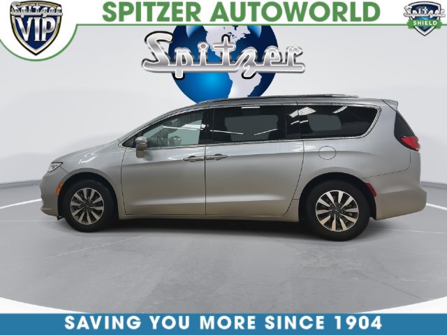 Used 2021 Chrysler Pacifica Touring-L FWD image 11