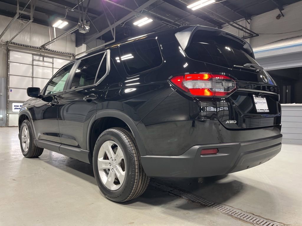 Used 2023 Honda Pilot LX image 7