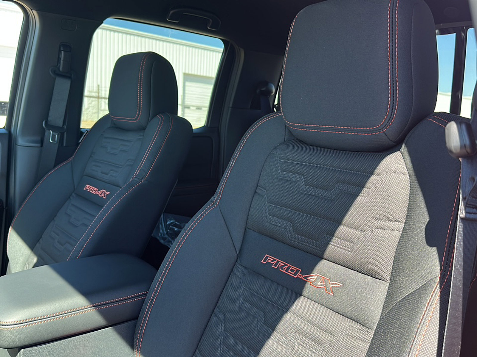 New 2026 Nissan Frontier PRO-4X w/ Pro-4x Convenience Package image 11