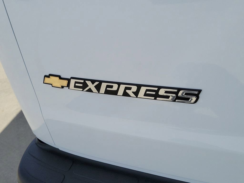 New 2026 Chevrolet Express 3500 Extended RWD image 17
