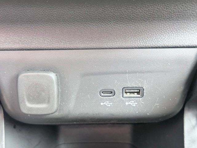 Used 2024 Chevrolet TrailBlazer LT w/ LT Cold Weather Package FWD image 17