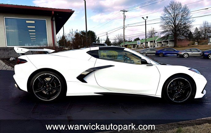 Used 2020 Chevrolet Corvette STINGRAY 3LT w/ 3LT Preferred Equipment Group image 8