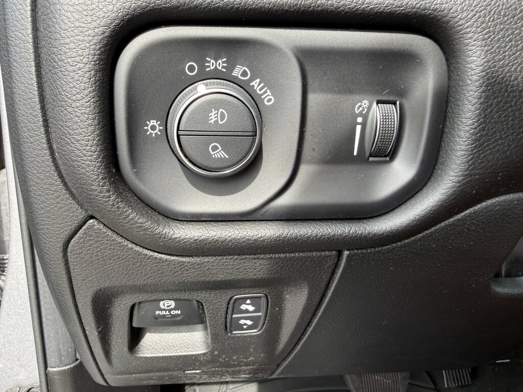 Used 2022 RAM 1500 Big Horn AWD/4WD image 30