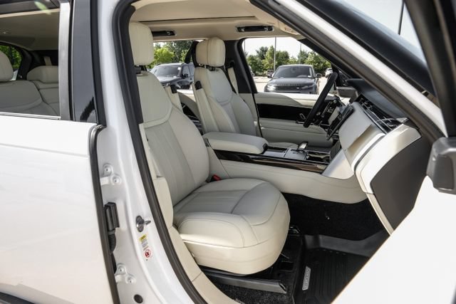 New 2026 Land Rover Range Rover Long Wheelbase SE AWD/4WD image 43