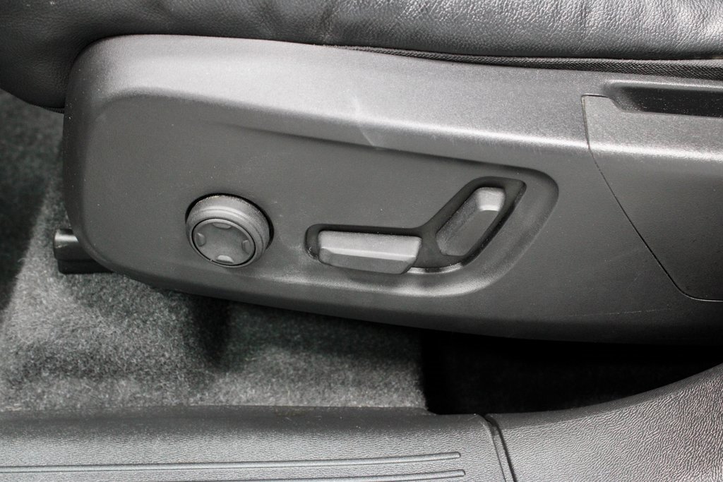 Used 2022 Volvo XC40 T5 Inscription image 27