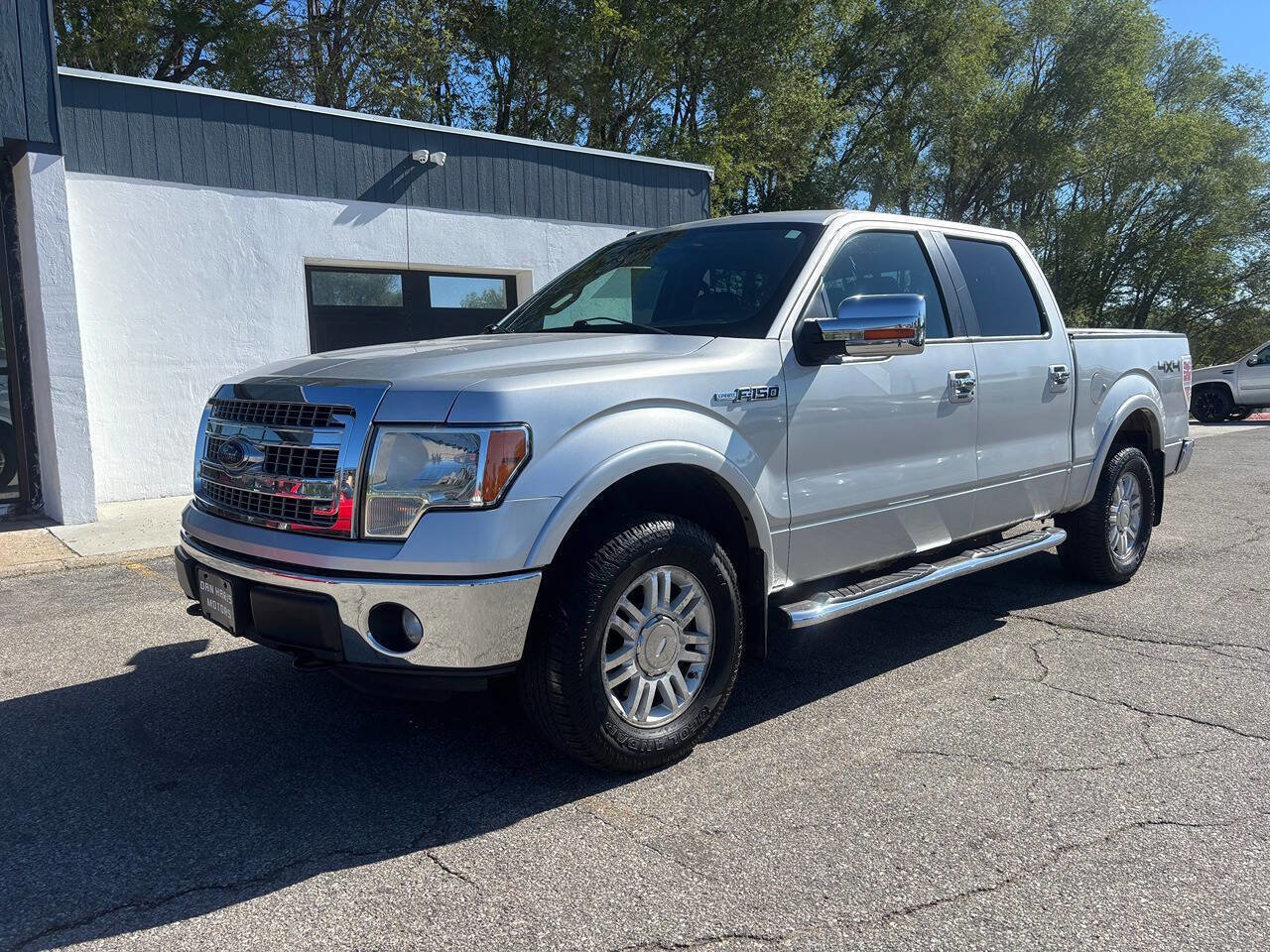 Used 2011 Ford F150 Lariat w/ Lariat Plus Pkg AWD/4WD image 2