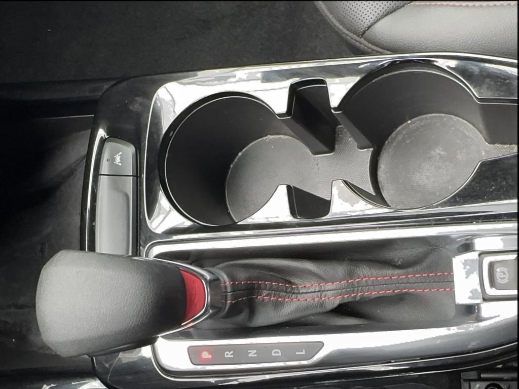 Used 2025 Chevrolet Trax RS w/ Sunroof Package image 34