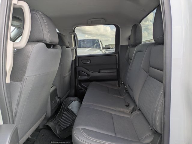 Used 2023 Nissan Frontier 4x4 Crew Cab image 13