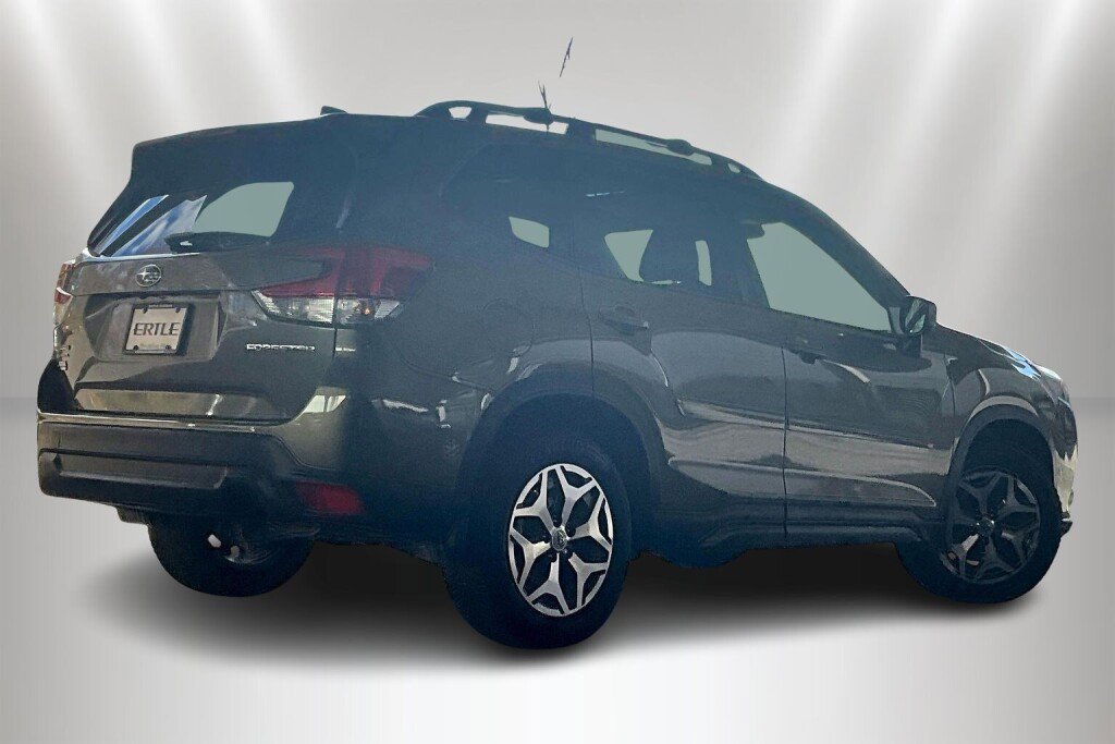 Used 2022 Subaru Forester Premium image 5