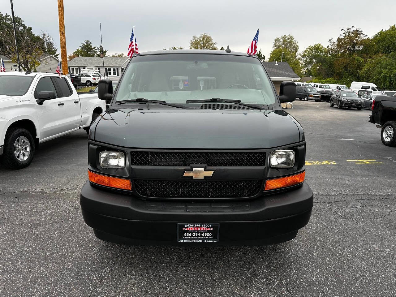 Used 2017 Chevrolet Express 2500 LS image 3
