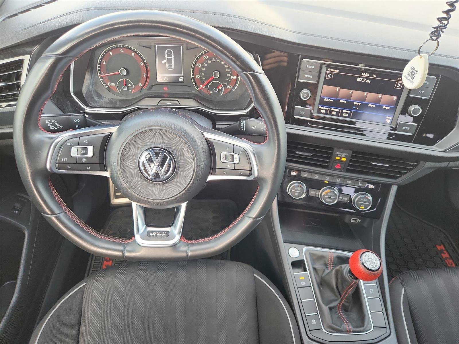 Used 2019 Volkswagen Jetta GLI FWD image 11