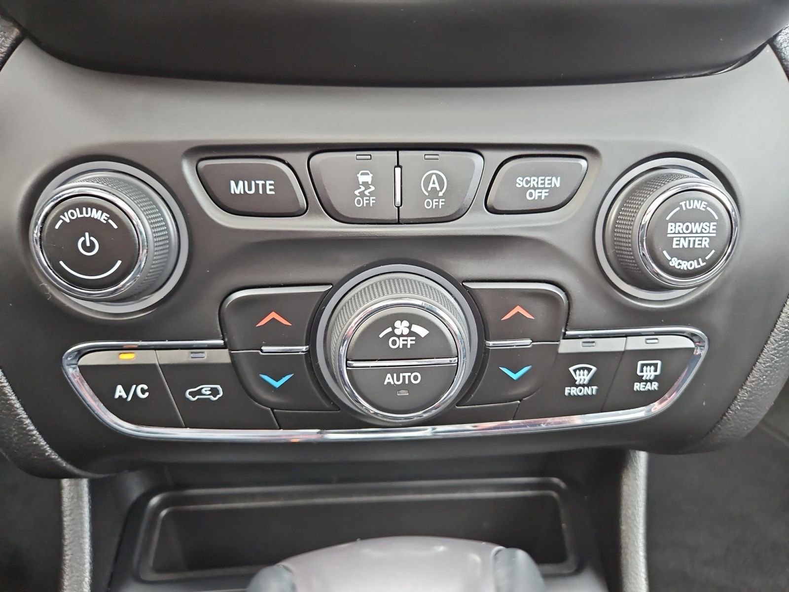 Used 2021 Jeep Cherokee Limited w/ Elite Package image 28