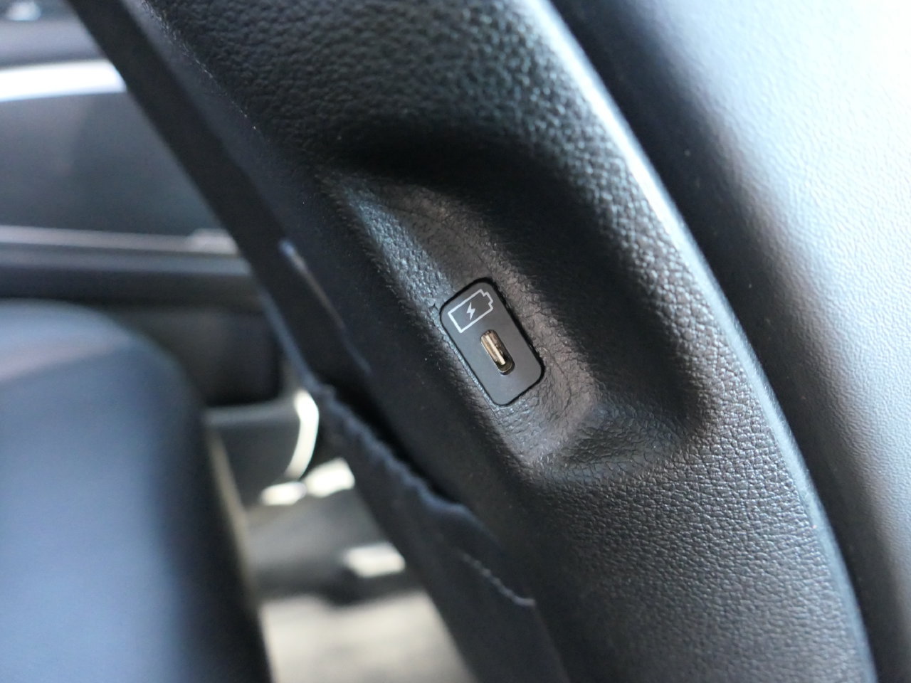 Certified 2024 Kia Telluride S w/ S Sunroof Package FWD image 25