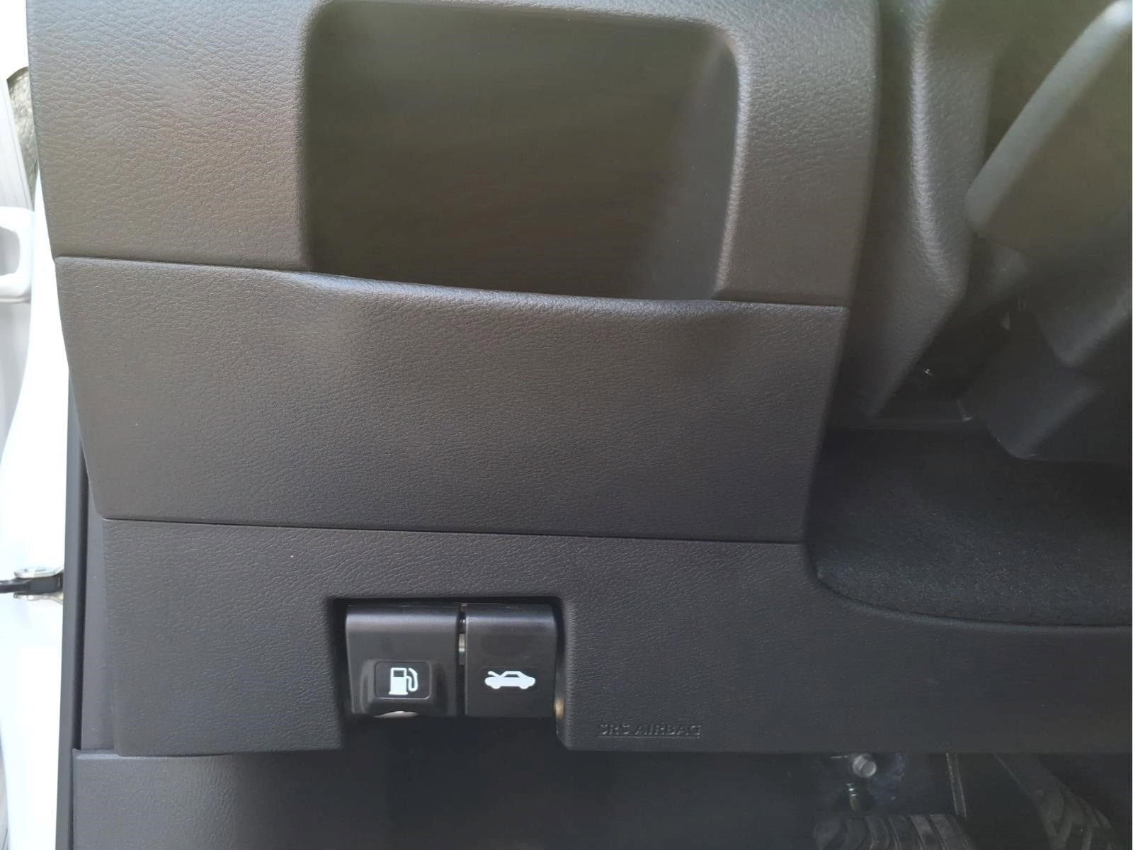 Used 2024 Nissan Kicks SV FWD image 18