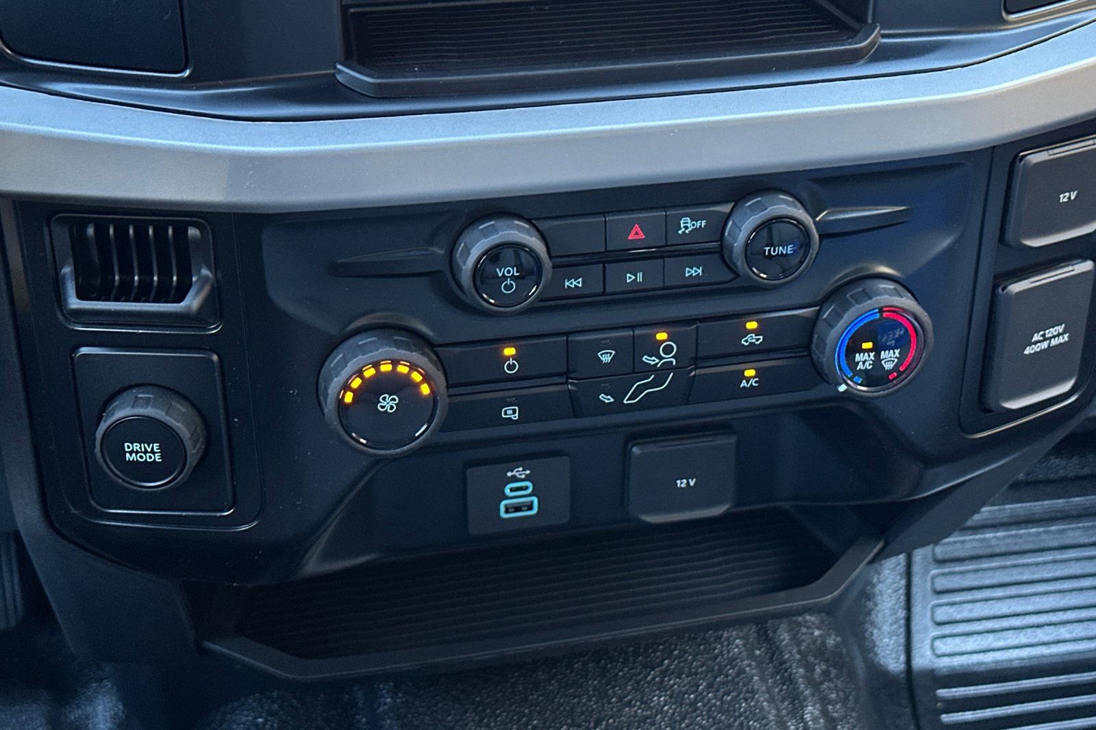 New 2026 Ford F250 XL w/ XL Chrome Package image 18