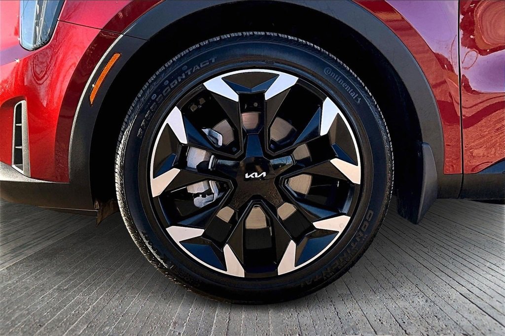 Certified 2025 Kia Sorento EX w/ Panoramic Sunroof Package image 8