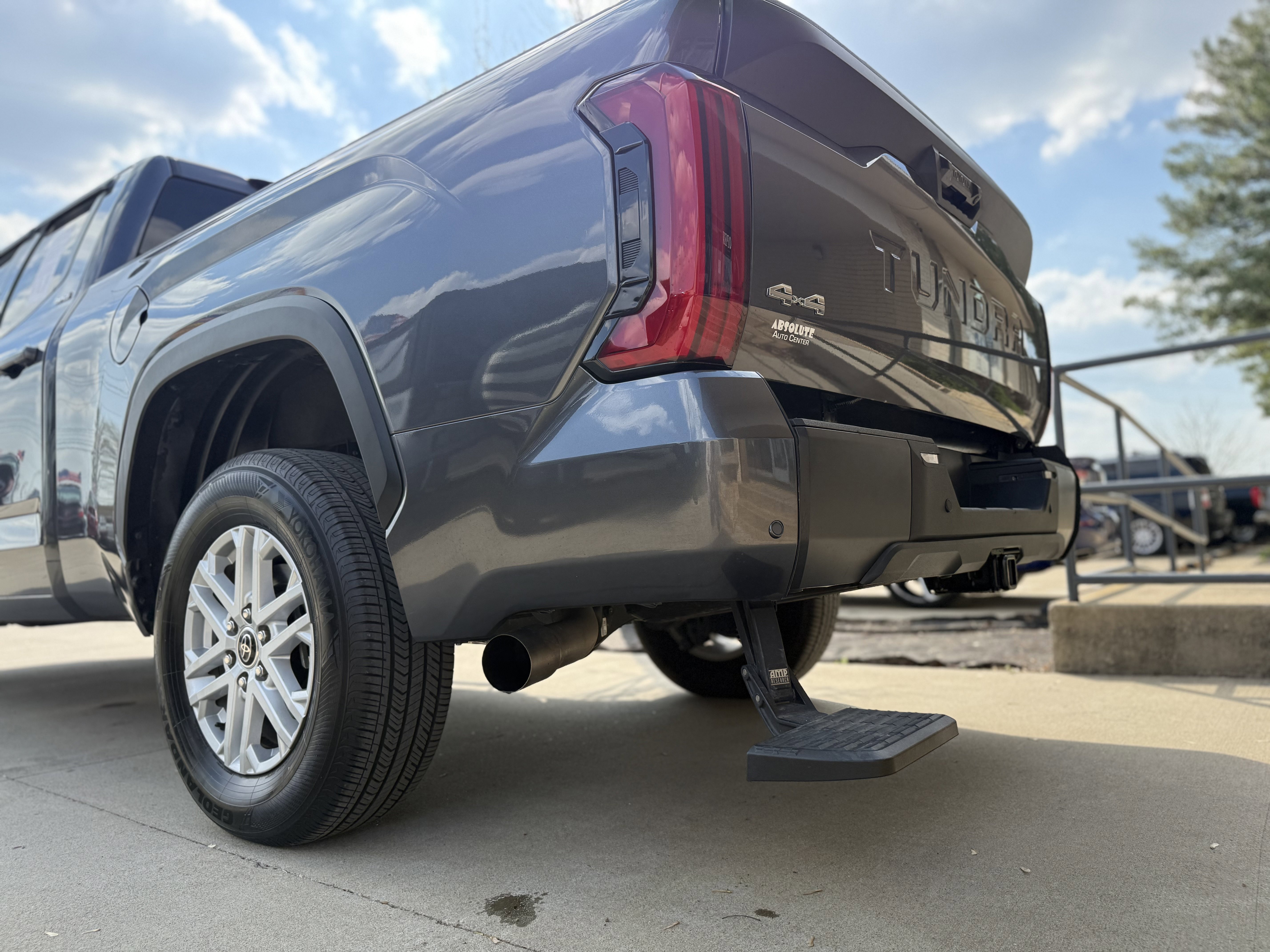 Used 2024 Toyota Tundra SR5 w/ SR5 Premium Package image 9
