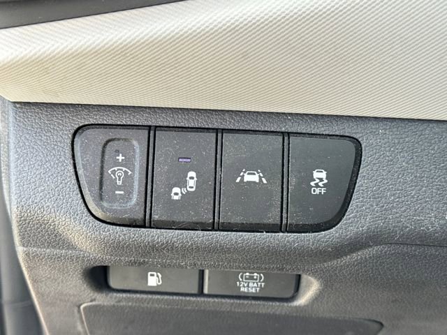 Used 2020 Hyundai Ioniq SEL image 26