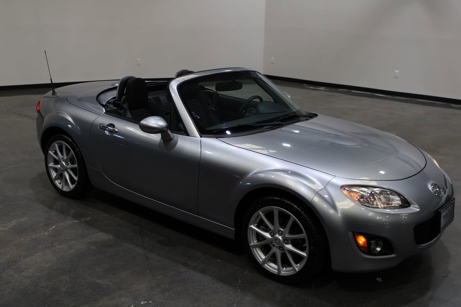 Used 2011 MAZDA MX-5 Miata Touring image 33