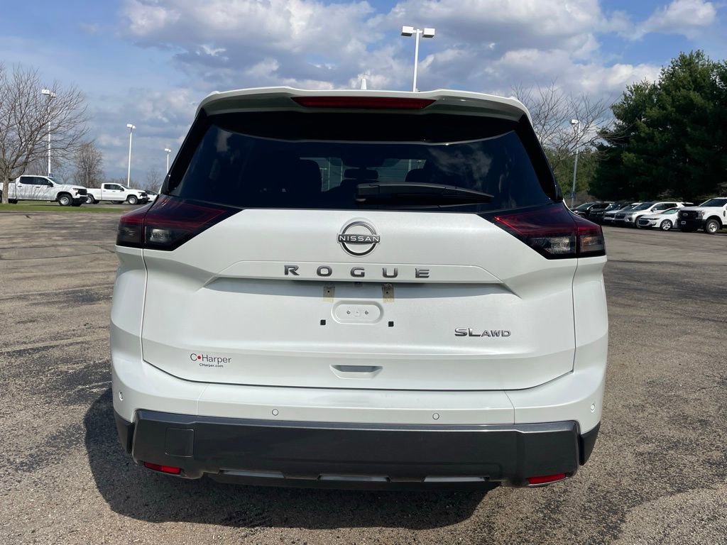 Used 2024 Nissan Rogue SL image 4