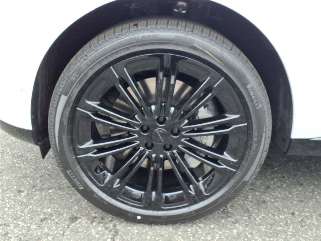 New 2026 Land Rover Range Rover SE image 9