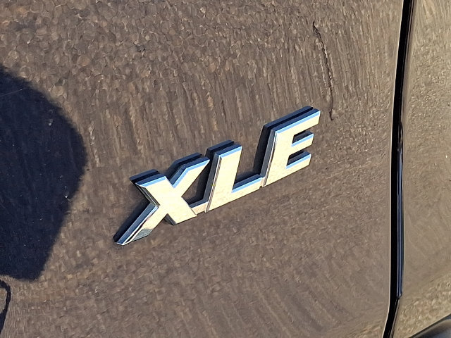 Used 2022 Toyota RAV4 XLE Premium FWD image 23