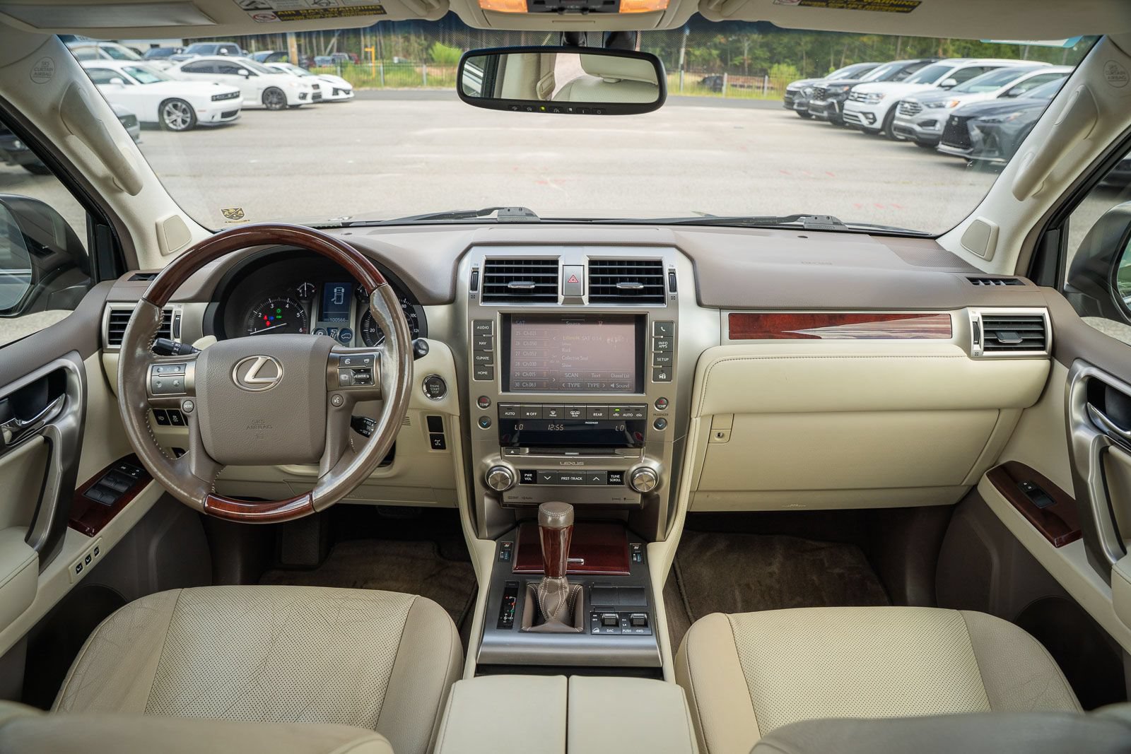 Used 2016 Lexus GX 460 w/ Premium Package AWD/4WD image 27