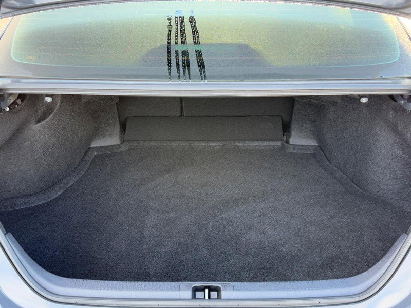 Used 2025 Toyota Camry LE image 4