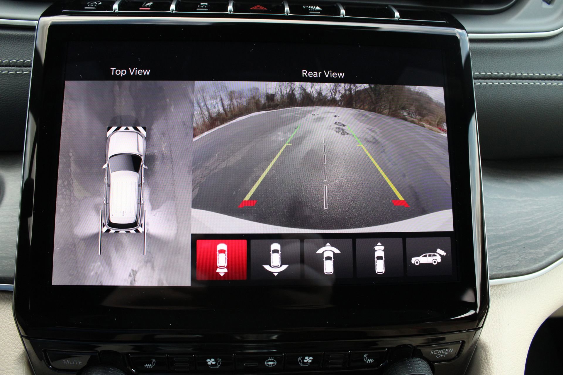 New 2025 Jeep Grand Cherokee Limited w/ Luxury Tech Group II image 24