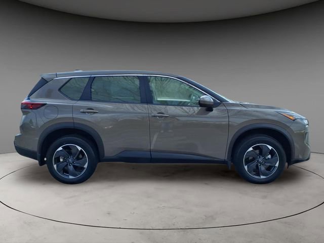 Used 2025 Nissan Rogue SV image 10