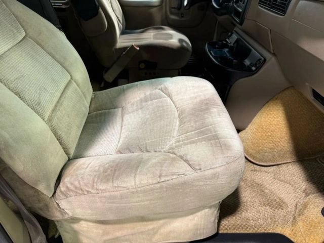 Used 2002 Chevrolet Express 1500 w/ LS Preferred Equipment Group RWD image 18